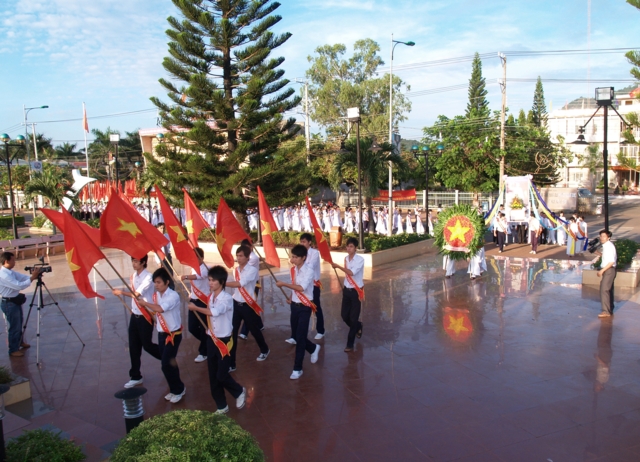 Đón nhận trường chuẩn quốc gia - cqg-6
