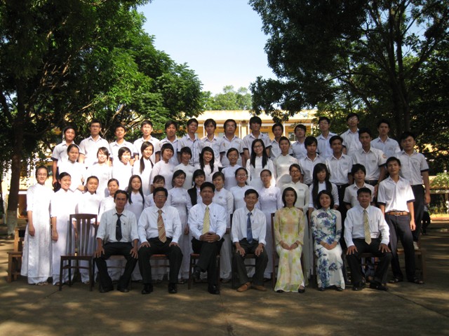 Hình kỷ niệm ra trường cho khối B &#40;2008 - 2011&#41; - img_1883