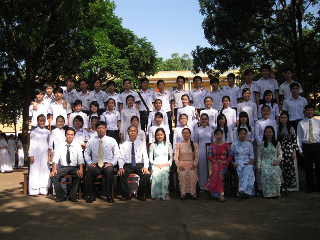 Hình kỷ niệm ra trường cho khối B &#40;2008 - 2011&#41; - img_1893