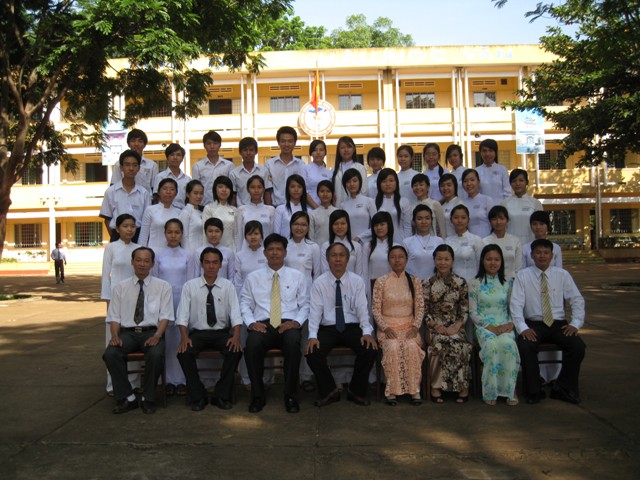 Hình kỷ niệm ra trường cho khối B &#40;2008 - 2011&#41; - img_1895