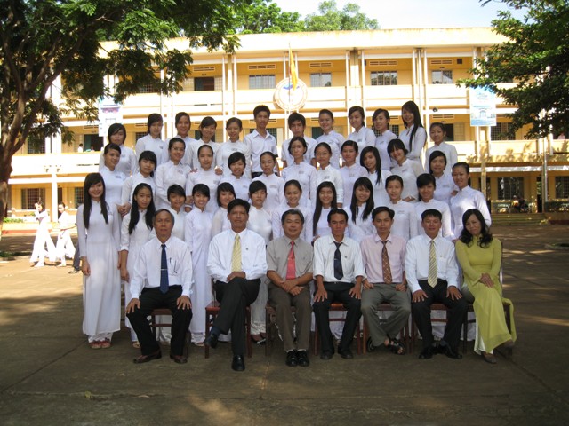 Hình kỷ niệm ra trường cho khối B &#40;2008 - 2011&#41; - img_1903