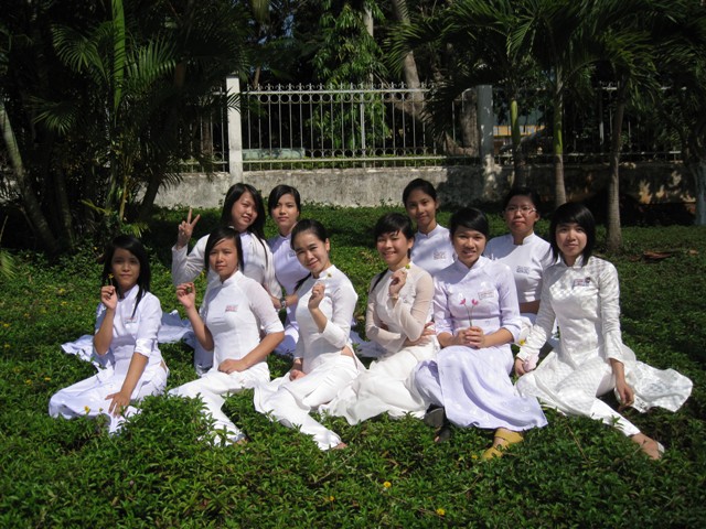 Hình kỷ niệm ra trường cho khối B &#40;2008 - 2011&#41; - img_1909