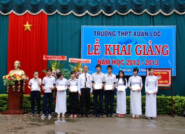 Khai giảng năm học 2012-2013 - kg10