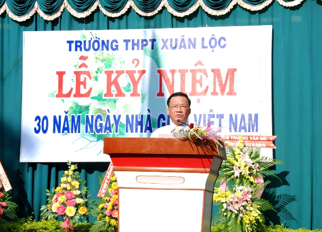 Kỷ niệm 30 năm ngày nhà giáo Việt Nam 20&#x002F;11&#x002F;2012 - 20-11-2012 (12)