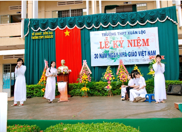 Kỷ niệm 30 năm ngày nhà giáo Việt Nam 20&#x002F;11&#x002F;2012 - 20-11-2012 (16)