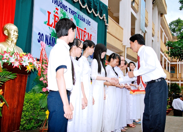 Kỷ niệm 30 năm ngày nhà giáo Việt Nam 20&#x002F;11&#x002F;2012 - 20-11-2012 (19)