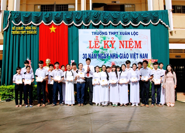 Kỷ niệm 30 năm ngày nhà giáo Việt Nam 20&#x002F;11&#x002F;2012 - 20-11-2012 (23)