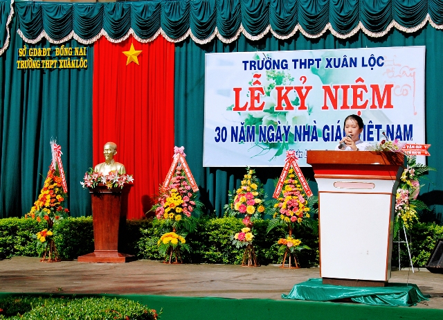 Kỷ niệm 30 năm ngày nhà giáo Việt Nam 20&#x002F;11&#x002F;2012 - 20-11-2012 (24)