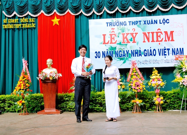 Kỷ niệm 30 năm ngày nhà giáo Việt Nam 20&#x002F;11&#x002F;2012 - Ảnh 27