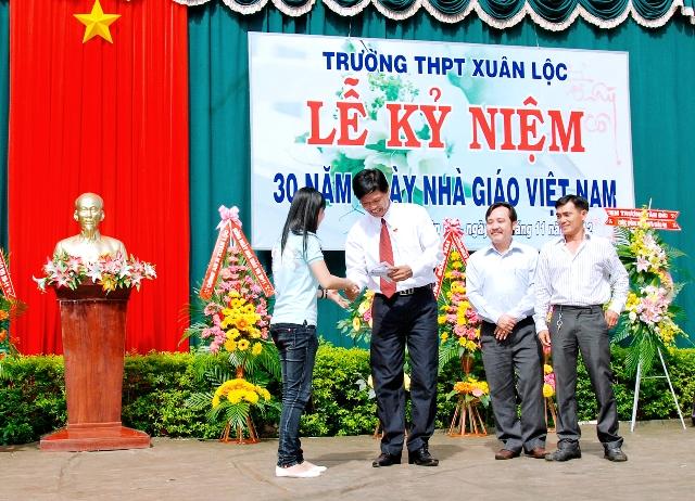 Kỷ niệm 30 năm ngày nhà giáo Việt Nam 20&#x002F;11&#x002F;2012 - Ảnh 34