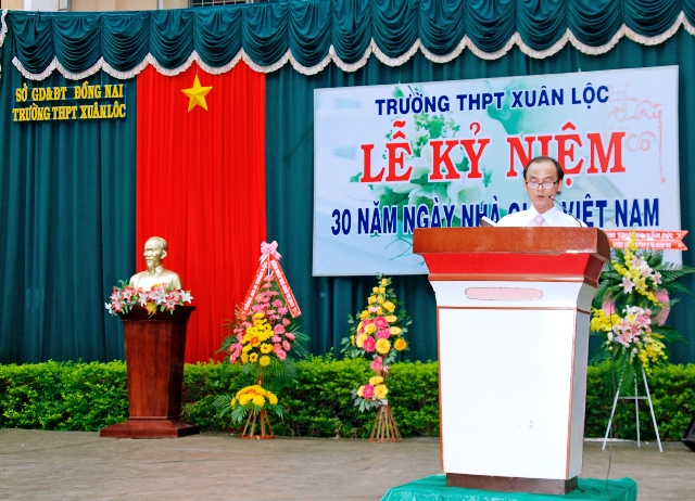 Kỷ niệm 30 năm ngày nhà giáo Việt Nam 20&#x002F;11&#x002F;2012 - 20-11-2012 (4)