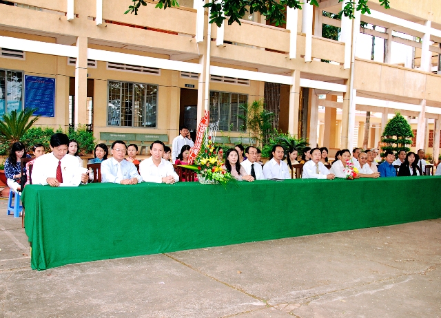 Kỷ niệm 30 năm ngày nhà giáo Việt Nam 20&#x002F;11&#x002F;2012 - 20-11-2012 (5)