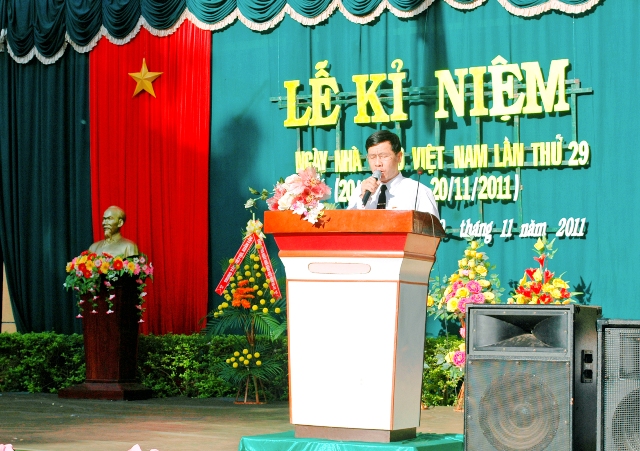 Lễ 20&#x002F;11&#x002F;2011