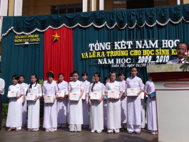 Lễ tổng kết năm học 09 - 10 - tk-09-10 (2)