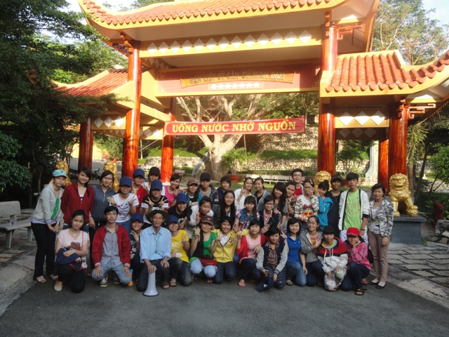Thăm quan giã ngoại đợt 1 năm học 2012-2013 - gn9