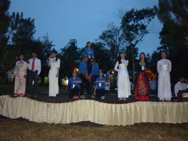 Tham quan về nguồn 2012 - ve nguon - Dambri (11)