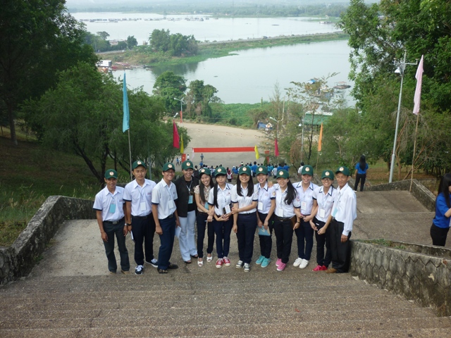 Tham quan về nguồn 2012 - ve nguon - Dambri (7)