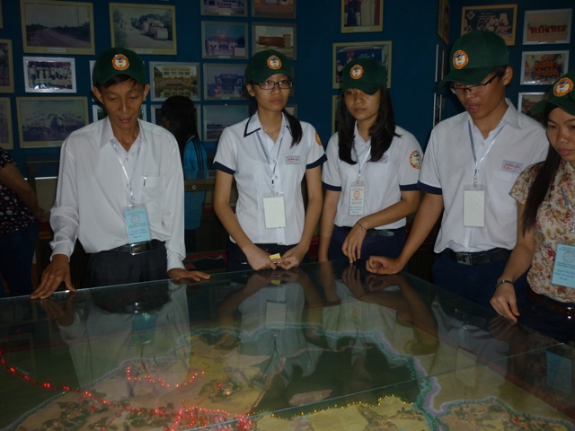 Tham quan về nguồn 2012 - ve nguon - Dambri (8)