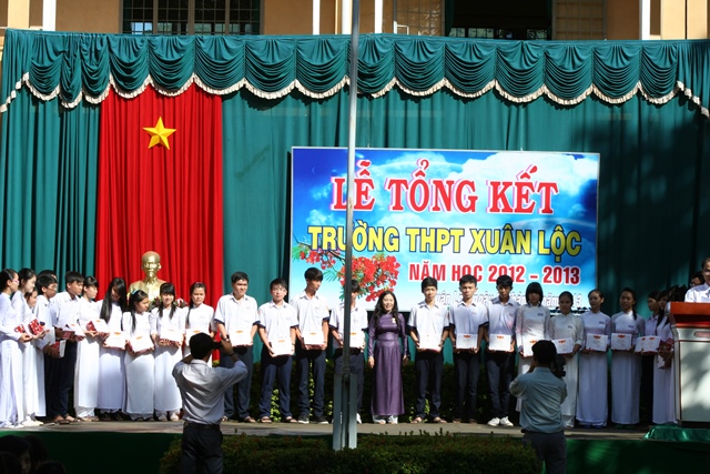 Tổng kết năm học 2012 - 2013 - Tongket20122013 (4)