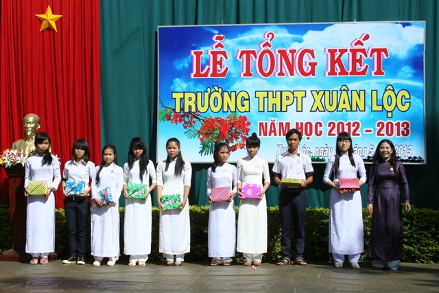 Tổng kết năm học 2012 - 2013 - Tongket20122013 (8)